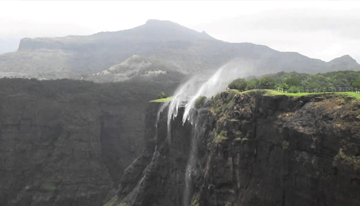 naneghat reverse waterfalll,mumbai,maharashtra,travel,holidays