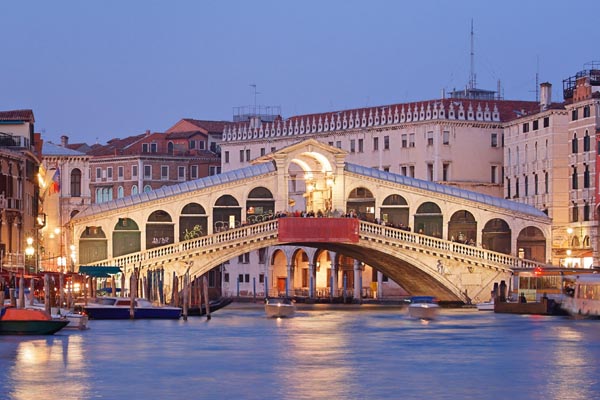 most beautiful bridge around the world,dragon bridge,banpo bridge rainbow fountain,rialto bridge italy,sydney harbor bridge,lucky knot bridge,tower bridge london,helix bridge singapore