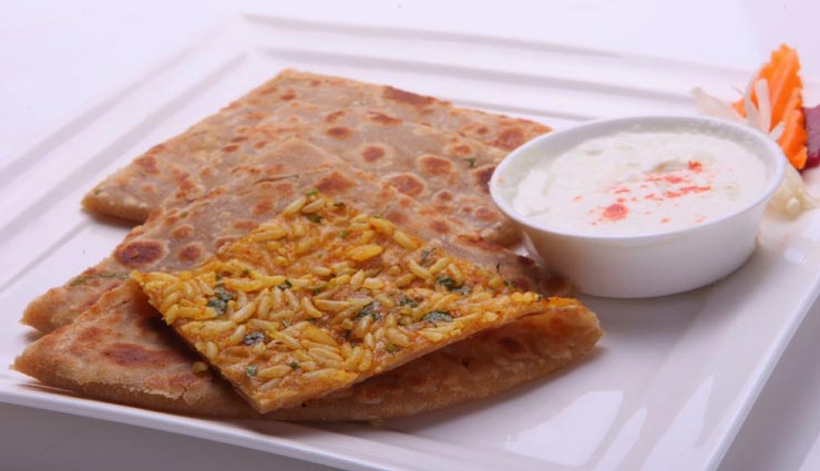 बचे हुए चावल से बनाए क्रिस्पी 'राइस पराठा', नाश्ते को बनाएगा बेहतरीन #Recipe