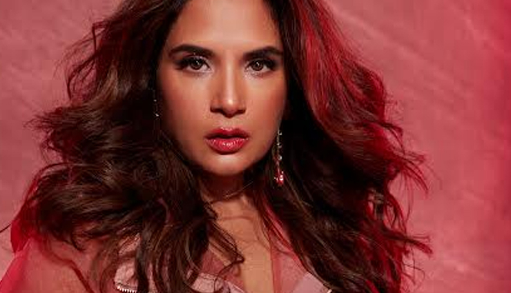 Richa Chadha takes a stance on Films VS Fashion debate over Cannes