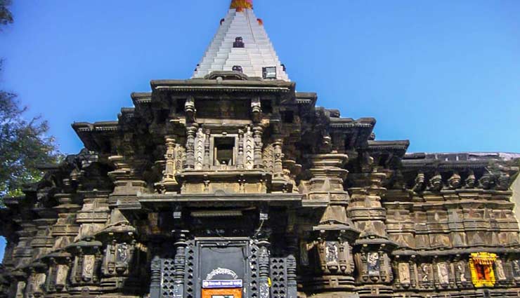 richest temples of india,padmanabhaswamy temple,kerala,tirupati venkateswara temple,andhra pradesh,saibaba shrine,shirdi,vaishno devi temple,jammu,siddhivinayak temple,mumbai