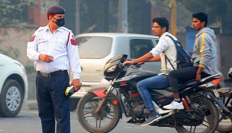 बिना हेलमेट बाइक चलाने वालों को अब भरना पड़ेगा 1000 रुपए का चालान, कैबिनेट ने पास किया प्रस्ताव 
