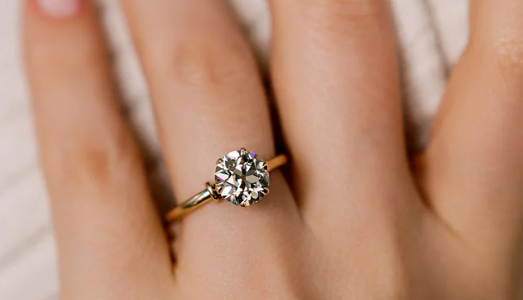 Valentine Special : गर्लफ्रेंड को देना चाहते हैं खूबसूरत तोहफा, यहां से ले इसके आईडिया valentine,valentine special,valentine week,valentine gift ideas,gift ideas in hindi