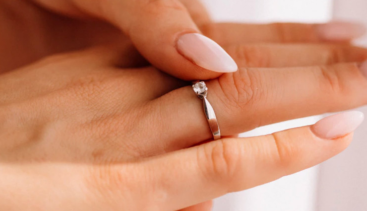 symbol of love,heart symbolism,cupid and arrow,moon and stars meaning,swans as love symbols,red roses signify love,lovebirds and doves,symbolic rings in love,locks and keys symbolize commitment,harp as a love symbol