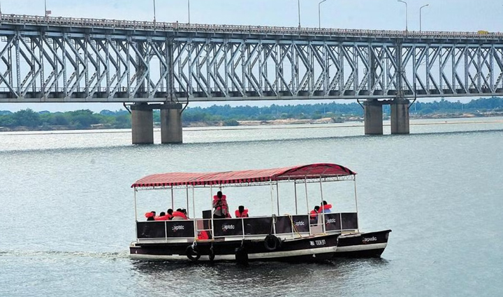 sacred rivers in india you must visit once in lifetime,holiday,travel,tourism