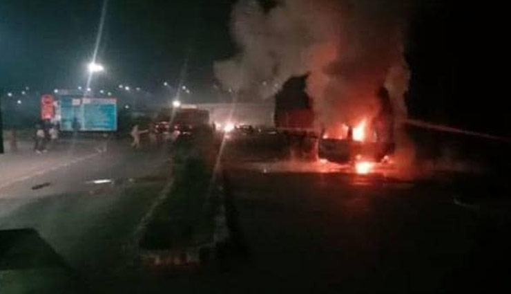 road accident,accident news,kanpur news,agra expressway,roadways bus and car collision,six killed in agraexpressway accident,agra expressway accident,news