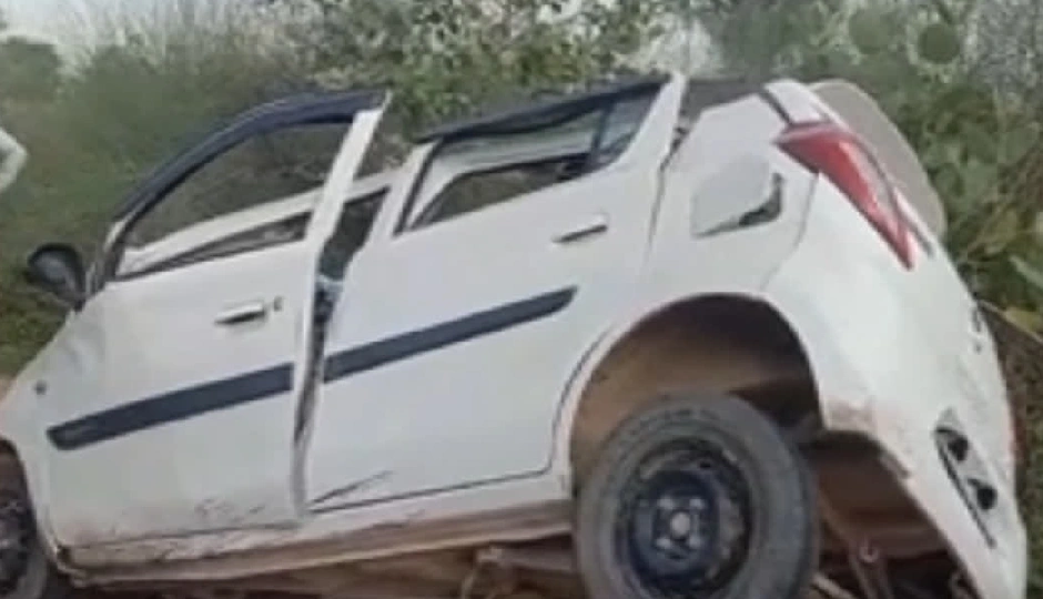 चूरू में दर्दनाक हादसा, बस और कार की भीषण भिड़ंत में पूर्व सरपंच समेत दो की मौत