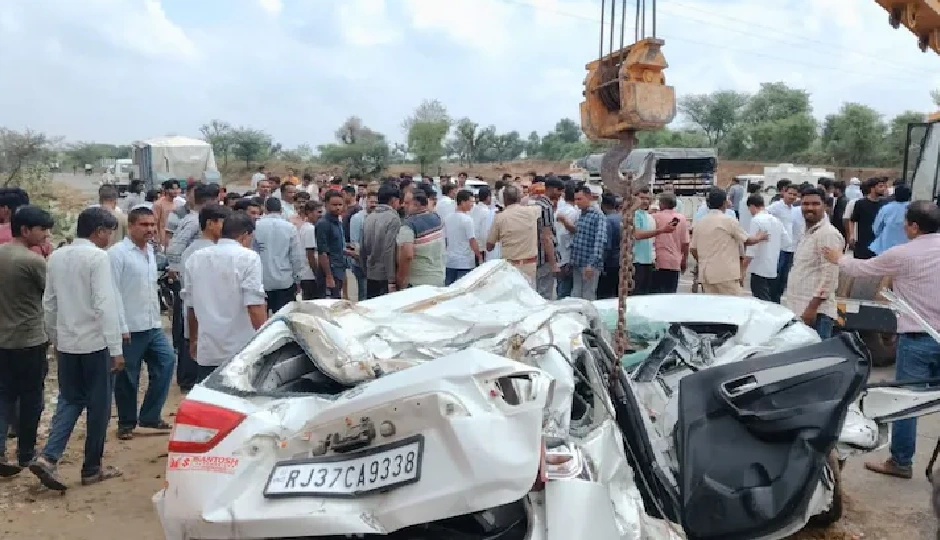राजस्थान: डीडवाना में दर्दनाक सड़क हादसा, बस और कार की टक्कर में 2 की मौत, 19 से अधिक घायल