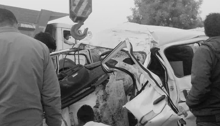 अजमेर : किशनगढ़-हनुमानगढ़ मेगा हाईवे पर ट्रेलर व ईको कार की जबरदस्त भिड़ंत, दो की मौत