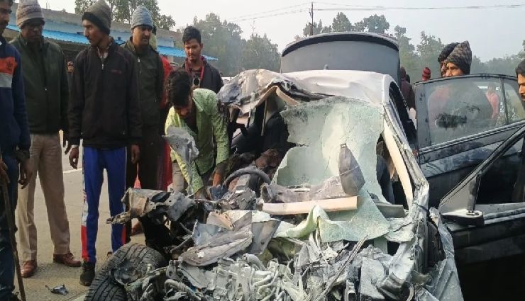 छत्तीसगढ़: अंबिकापुर में भीषण सड़क हादसा, 5  की मौत
