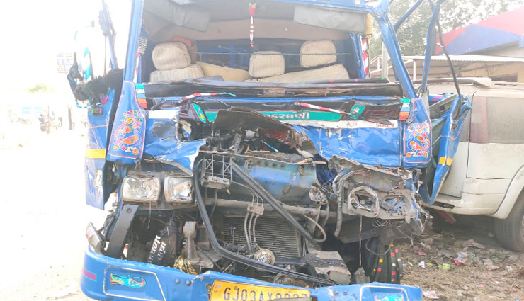 gujarat,vadodara,road accident,accident news