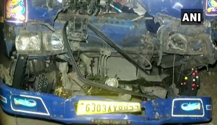 gujarat,vadodara,road accident,accident news