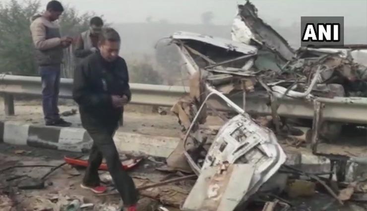 भीषण सड़क हादसा : एक के बाद एक टकराई 50 गाड़ियां, कई के परखच्चे उड़े, 8 की मौत, कई घायल