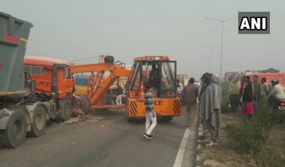 haryana,rohtak-rewari highway,road accident,big accident in haryana,rohtak-rewari highway accident,due to dense fog road accident