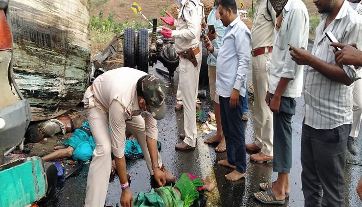 road accident,barwani,children,lockdown accident,lockdown accident,four,two,road accident in barwani,four killed,coroanvirus,news,accident news