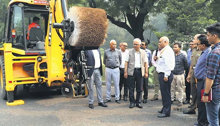 सड़क के गड्ढे भरने के लिए बनाई मशीन, रोज भर सकेंगे 100 गड्ढे सड़क के गड्ढे भरने के लिए बनाई मशीन, रोज भर सकेंगे 100 गड्ढे