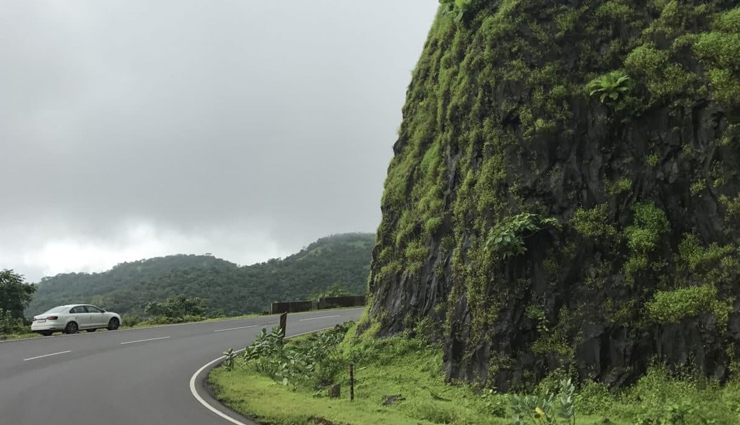 romantic road trips in india,road trips in india,manali to leh,shillong to cherrapunjee,mumbai to goa,ahmedabad to kutch,kozhikode to kollegal,visakhapatnam to araku valley