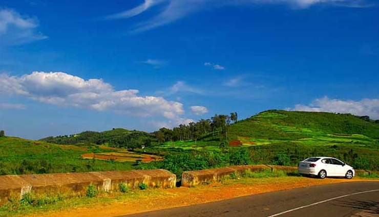 romantic road trips in india,road trips in india,manali to leh,shillong to cherrapunjee,mumbai to goa,ahmedabad to kutch,kozhikode to kollegal,visakhapatnam to araku valley