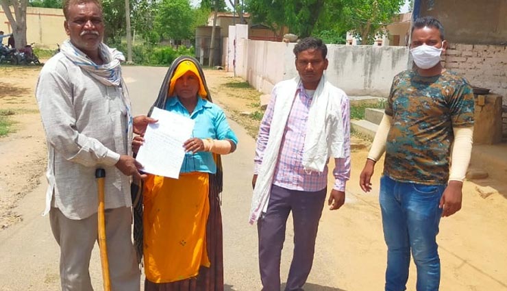 दौसा : बाइक सवार बदमाशों ने तमंचे की नोक पर की दिनदहाड़े मजदूर दंपत्ति के साथ लूटपाट