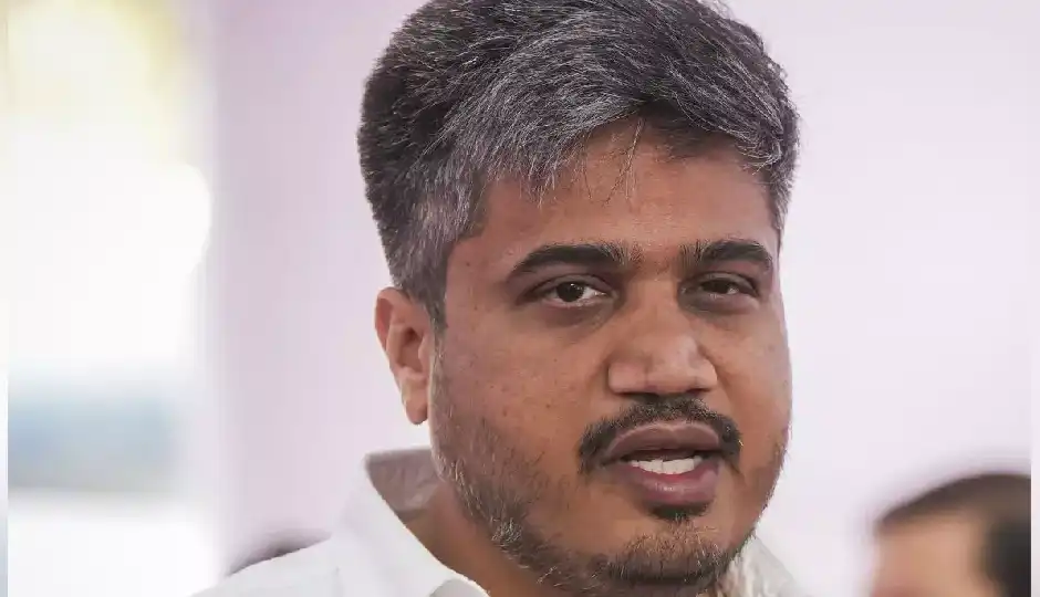 उद्धव गुट में सेंध की अटकलों पर रोहित पवार का बड़ा बयान, कहा- 'टूटने वाले हों या तोड़ने वाले, दोनों को...