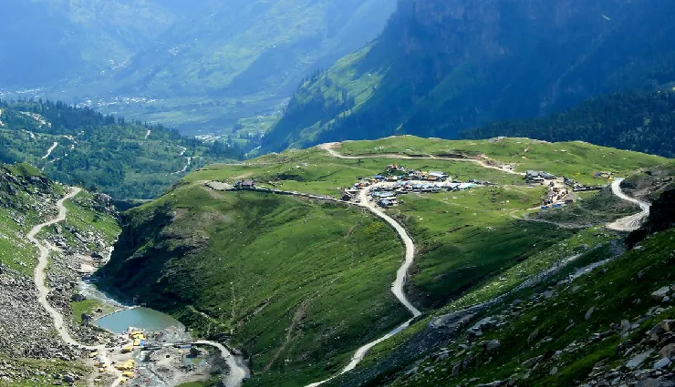 manali,himalayan gift,beas river,snow-covered mountains,rohtang pass,white-water rafting,river crossing,kullu-manali,adventure travel,nature tourism,indian travel destination,summer travel,winter wonderland,himachal pradesh,india tourism