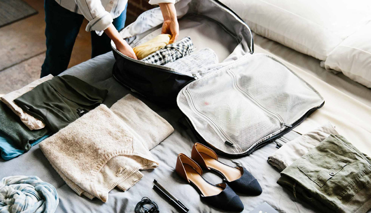 rolling clothes,tips to roll clothes,clothes tips,household tips