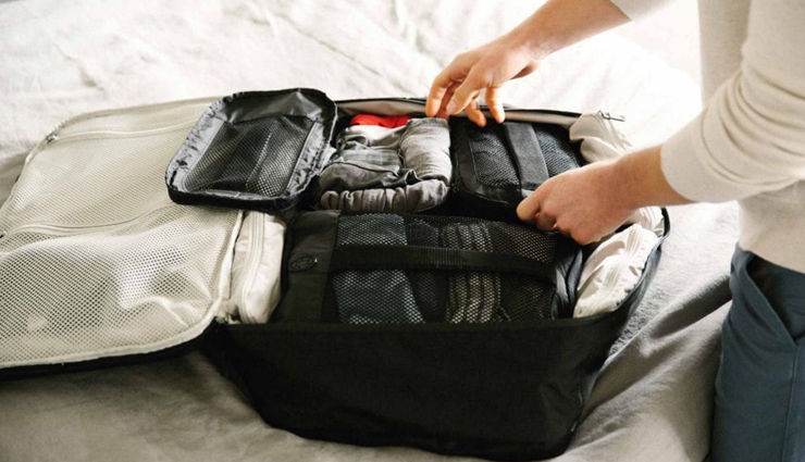 rolling clothes,tips to roll clothes,clothes tips,household tips