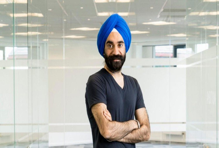 इंग्लैंड में रहने वाले इस आदमी के पास जितने रंगों की हैं पगड़ियां, उतने ही रंगों की है रोल्स रॉयस seven rolls royace,england,weird story