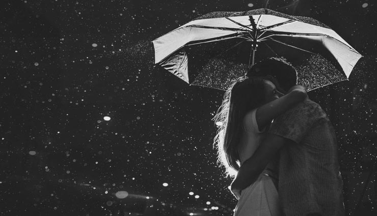 relationship tips,relationship tips in hindi,romantic rainy moments,tips to make moments romantic