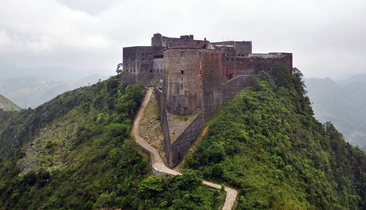 castles to visit in romania,romania,famous castles