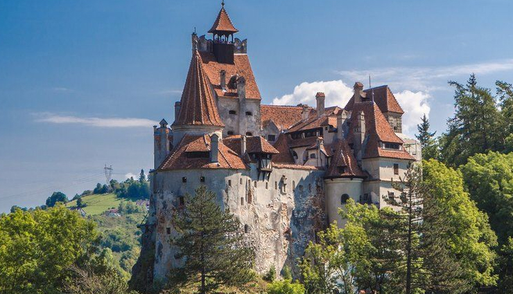 castles to visit in romania,romania,famous castles