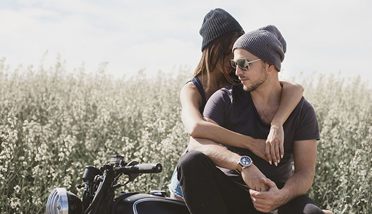 romantic with your boyfriend,ways to be romantic with your boyfriend,relationship tips,couple tips