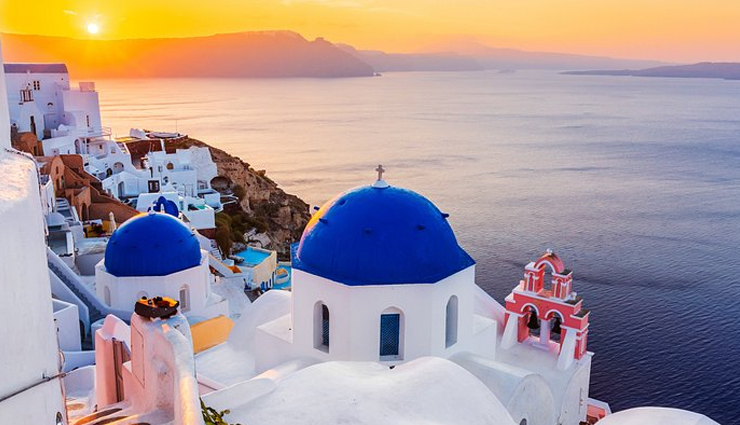 romantic destinations,romantic getaways,best romantic places,romantic travel destinations,romantic vacations,romantic spots around the world,maldives honeymoon,paris romance,venice getaway,scotland romance,switzerland honeymoon,santorini love trip,romantic places to visit,romantic holiday destinations,dreamy destinations for couples