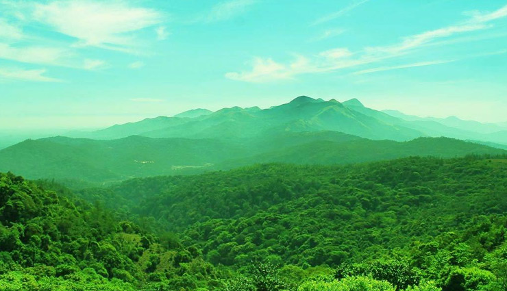 बारिश के दिलखुश मौसम को और रोमांटिक बनाए इन जगहों पर घूमकर