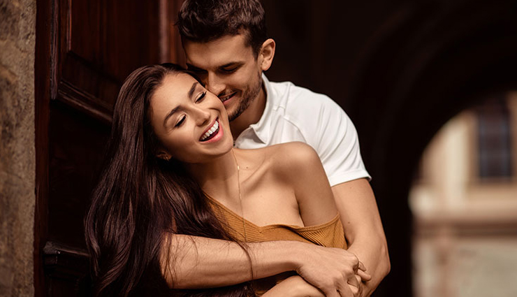 types of romantic relationships,understanding romantic relationships,types of love,emotional connection in relationships,nurturing relationships,passionate relationships,commitment in relationships,deep emotional bond,romantic bond types,relationship dynamics,romantic intimacy,relationship types to explore,building lasting connections