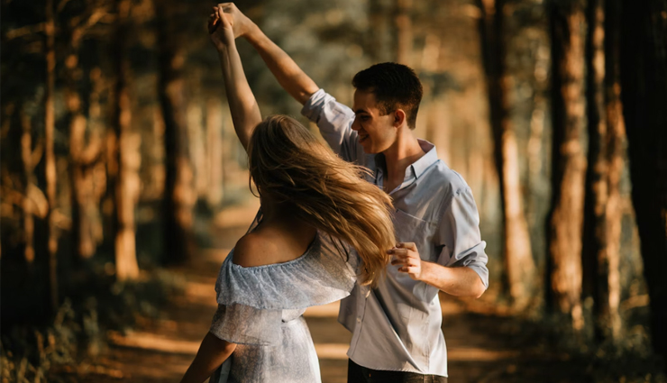 types of romantic relationships,understanding romantic relationships,types of love,emotional connection in relationships,nurturing relationships,passionate relationships,commitment in relationships,deep emotional bond,romantic bond types,relationship dynamics,romantic intimacy,relationship types to explore,building lasting connections