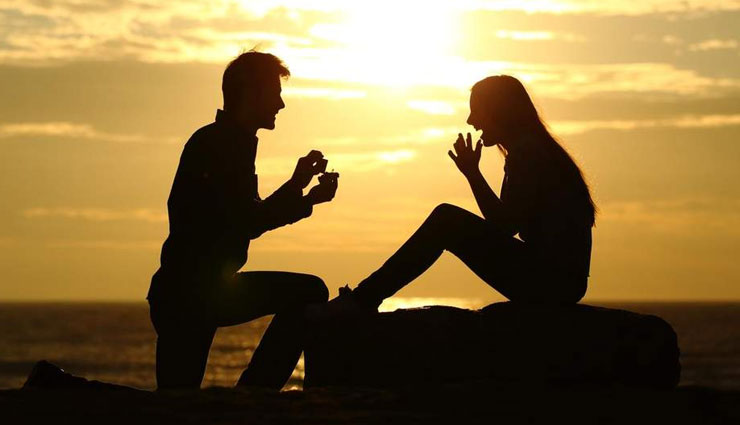 romantic ways to propose,proposal tips,relationship tips ,प्यार का इजहार