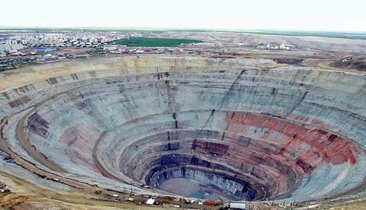 ये हीरे की खदान बनती है हेलीकॉप्टर क्रैश होने का कारण, जानें इसके पीछे की वजह mir mine,mine of diamond,helicopters crash at mir mine,russia