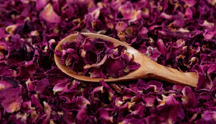 10 Amazing Benefits of Using Rose Petals for Skin