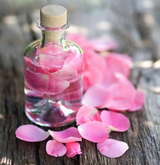 rose water,ways to use rose water,rose water for acne,acne care tips,skin care tips,beauty tips
