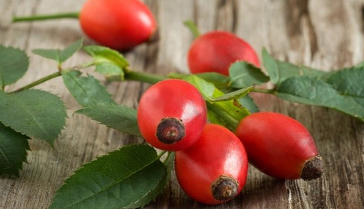 5 amazing natural oils,natural oil for glowing skin,best oil for glowing skin,skin care tips,tips to get glowing skin,marula oil,argan oil,coconut oil,rosehip and carrot oil,tea tree oil,beauty tips