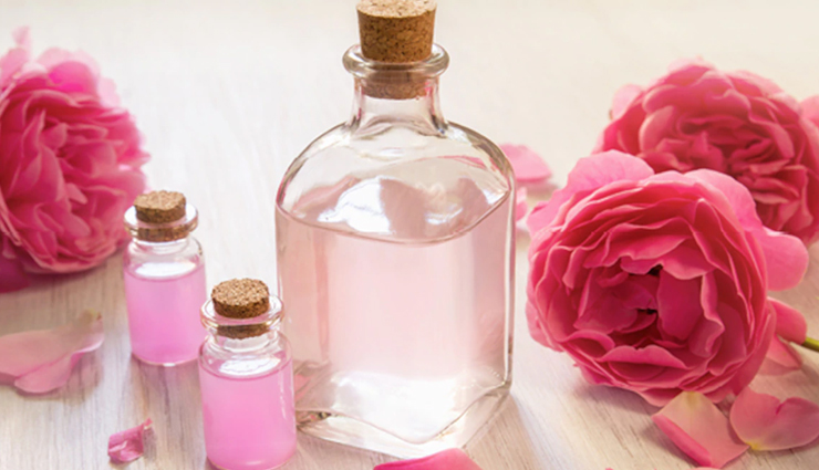  त्वचा के साथ-साथ बालों के लिए भी बहुत उपयोगी है गुलाब जल, इस्तेमाल से होते हैं ये फायदे