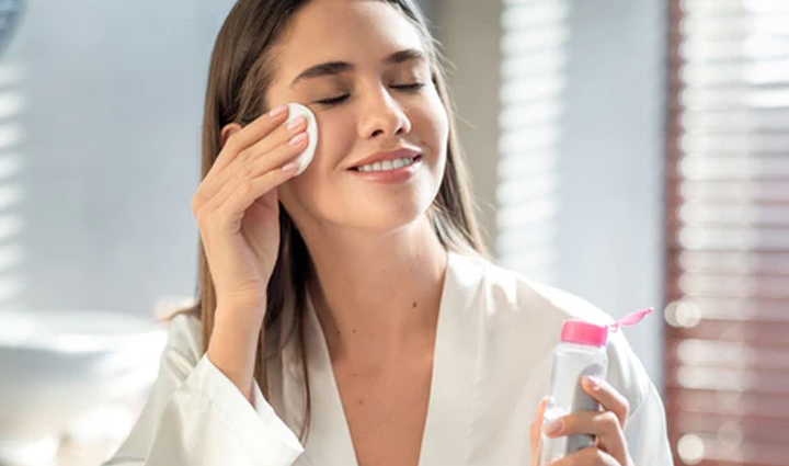 want to remove dark circles from eyes use rose water in these ways,beauty tips,beauty hacks
