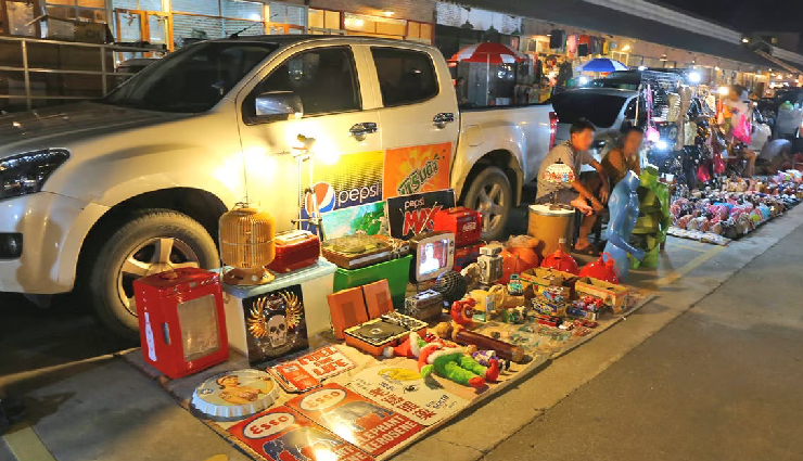 thailand shopping hotspots,best places to shop in thailand,thai shopping experiences,unique markets in thailand,top shopping streets in thailand,boutique shopping in thailand,trendy malls in thailand,traditional markets in thailand,night markets in thailand,souvenir shopping in thailand,bangkok shopping districts,luxury shopping in thailand,affordable shopping in thailand,street markets in thailand,thailand shopping guide