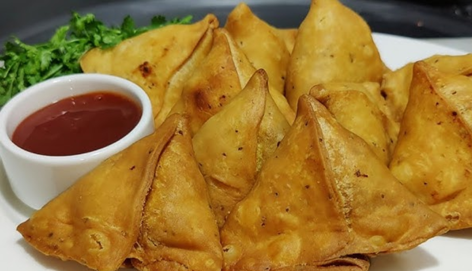 रोटी समोसा : जो भी खाएगा हो जाएगा इसका मुरीद, बच्चों के साथ ही बड़े भी खाते हैं चाव से #Recipe