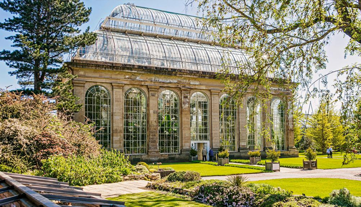 edinburgh,amazing attractions in edinburgh,10 amazing attractions in edinburgh,national museum of scotland,camera obscura and world of illusions,edinburgh castle,palace of holyroodhouse,scottish national gallery,greyfriars kirkyard,the real mary kings close,the scotch whisky experience,royal botanic garden,royal yacht britannia,holidays,travel guide,travel tips