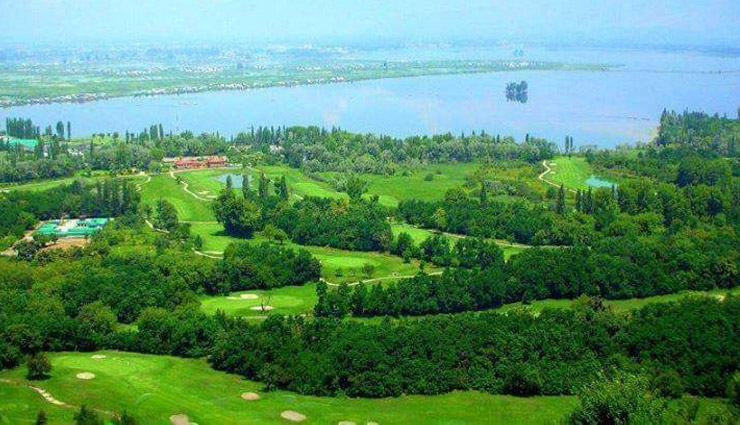 best golf courses in india,top golf courses india,prestige golfshire club bengaluru,royal springs golf course srinagar,gulmarg golf club kashmir,naldhera golf course shimla,royal calcutta golf club kolkata,kodaikanal golf club tamil nadu,dlf golf and country club gurgaon,chandigarh golf course,delhi golf club,oxford golf & country club pune,golfing in india,scenic golf courses india,historical golf courses india