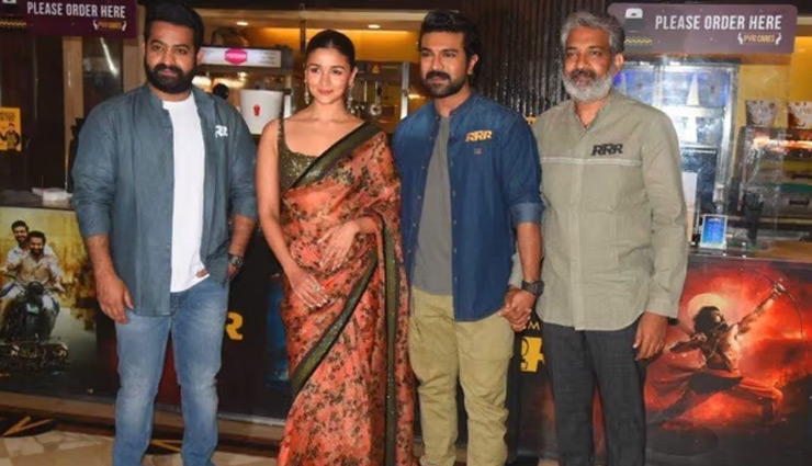 RRR: फिल्म की स्टार कास्ट राम चरण-जूनियर NTR  ने लिए 45-45 करोड़, डायरेक्टर राजमौली ने लिया कमाई का 30% हिस्सा