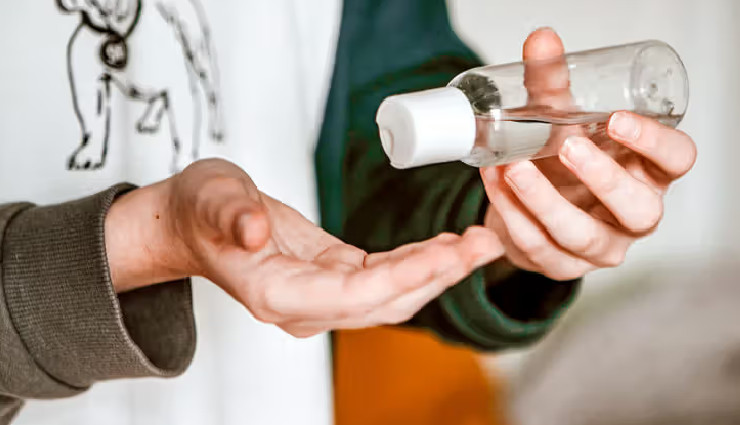 diy hair dye stain removal,remove hair dye from skin,hair dye stain remedies,coconut oil for dye stains,baking soda dish soap stain removal,toothpaste hair dye stain,rubbing alcohol dye stain,makeup remover for dye,lemon juice baking soda dye stain,vinegar baking soda stain removal