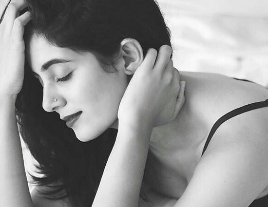 This Theater Artist is Tough Competition for Bollywood Divas